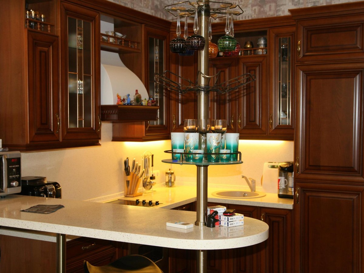 Барная стойка на колесиках