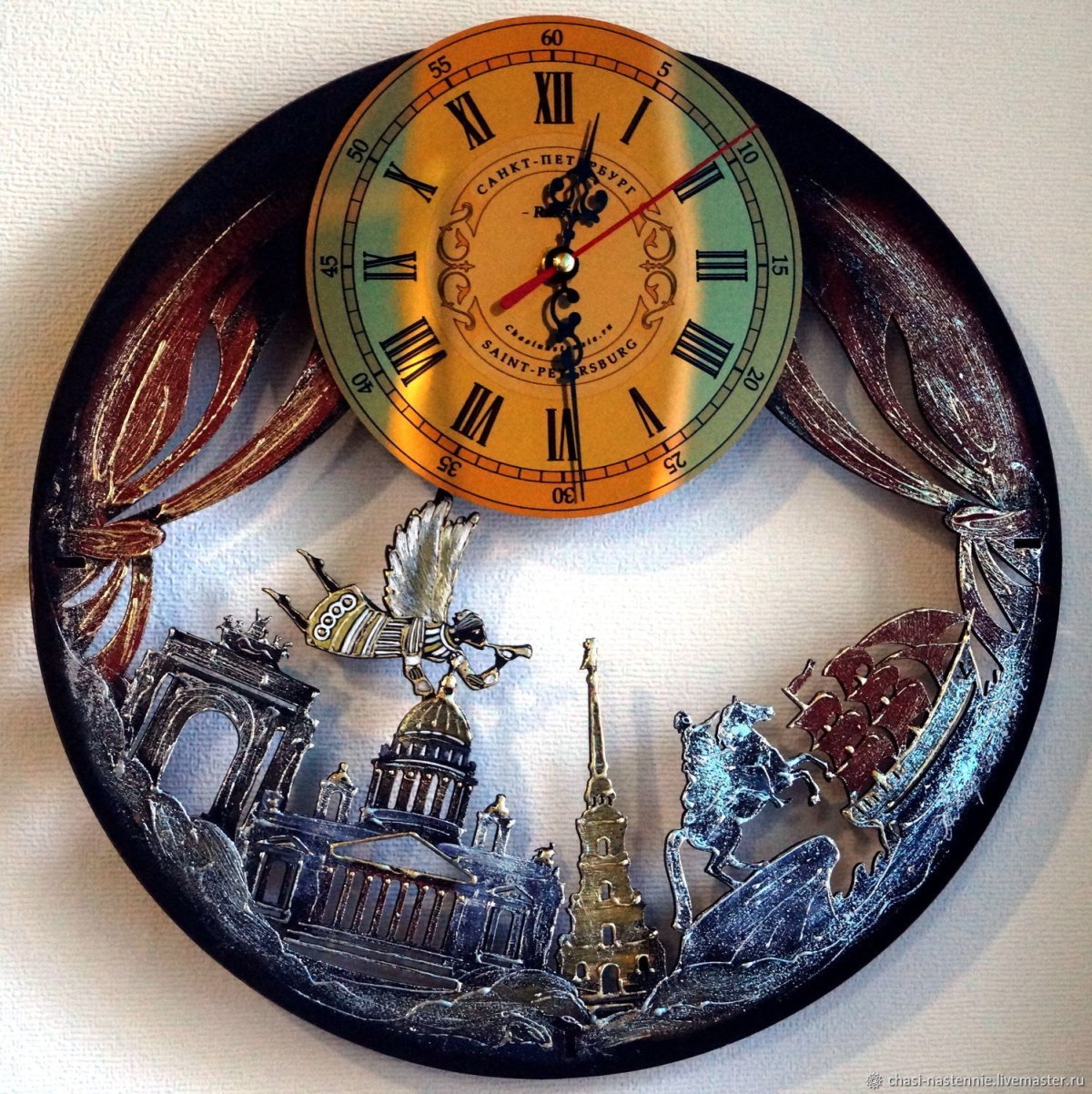 Настенные часы из металла