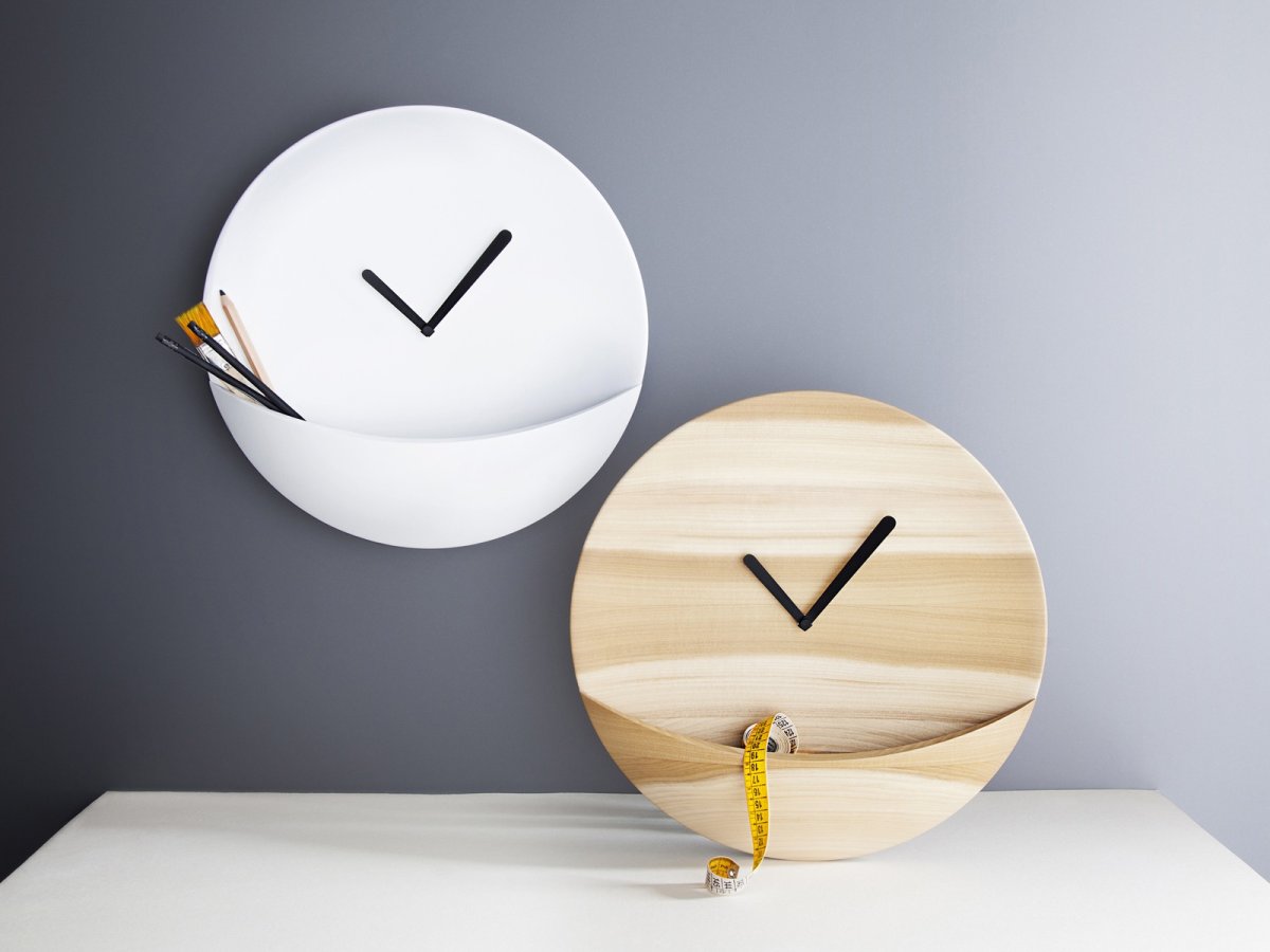 Часы настенные для парикмахерской