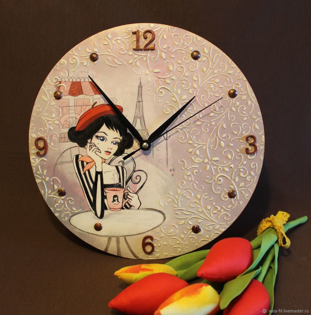 Часы из винила