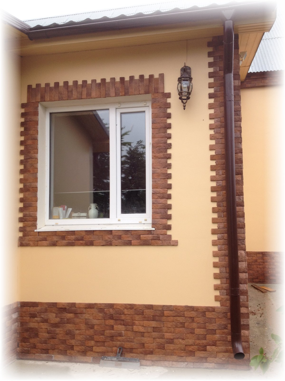 Отделка окон камнем