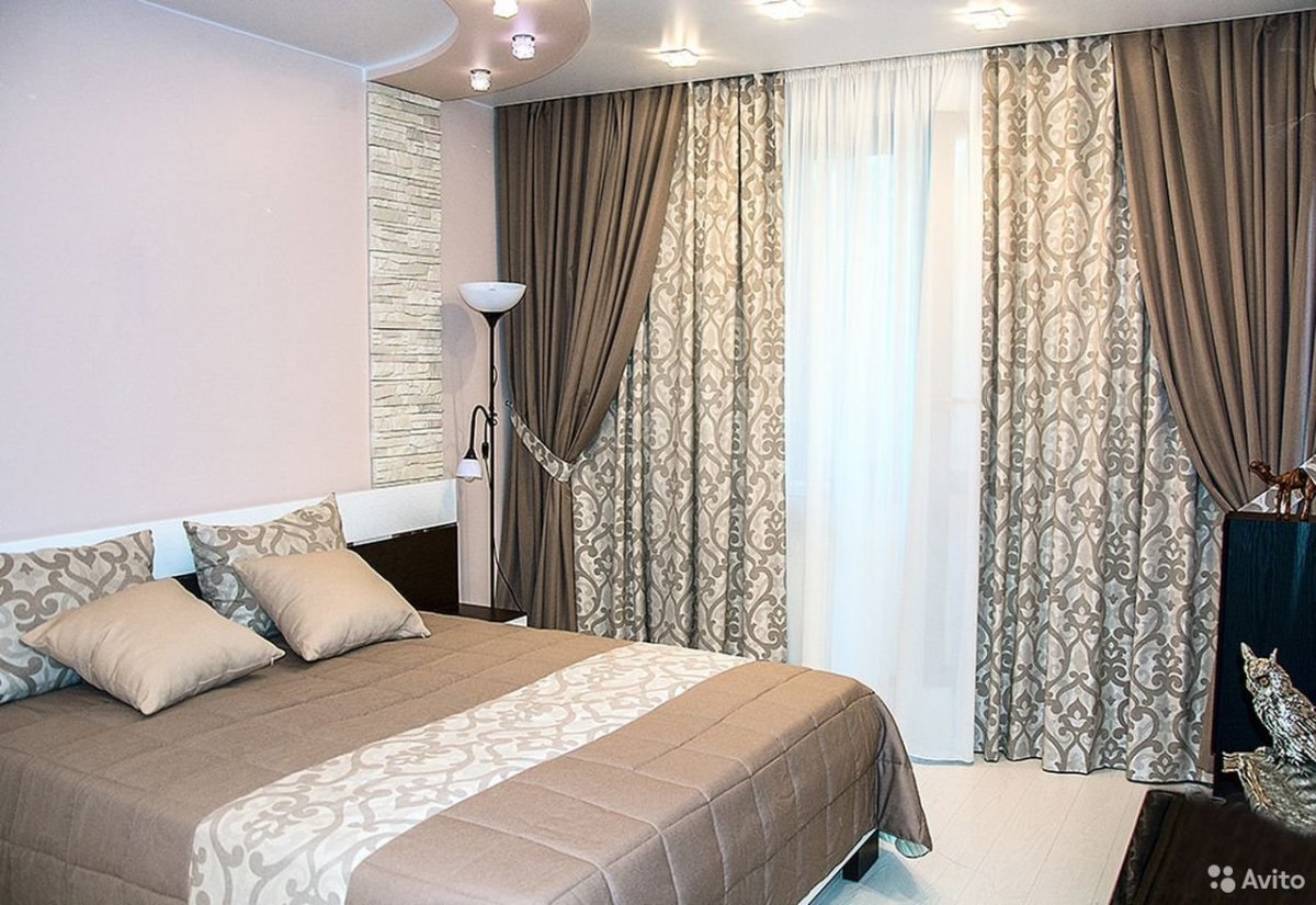 Коричневые шторы с отделкой