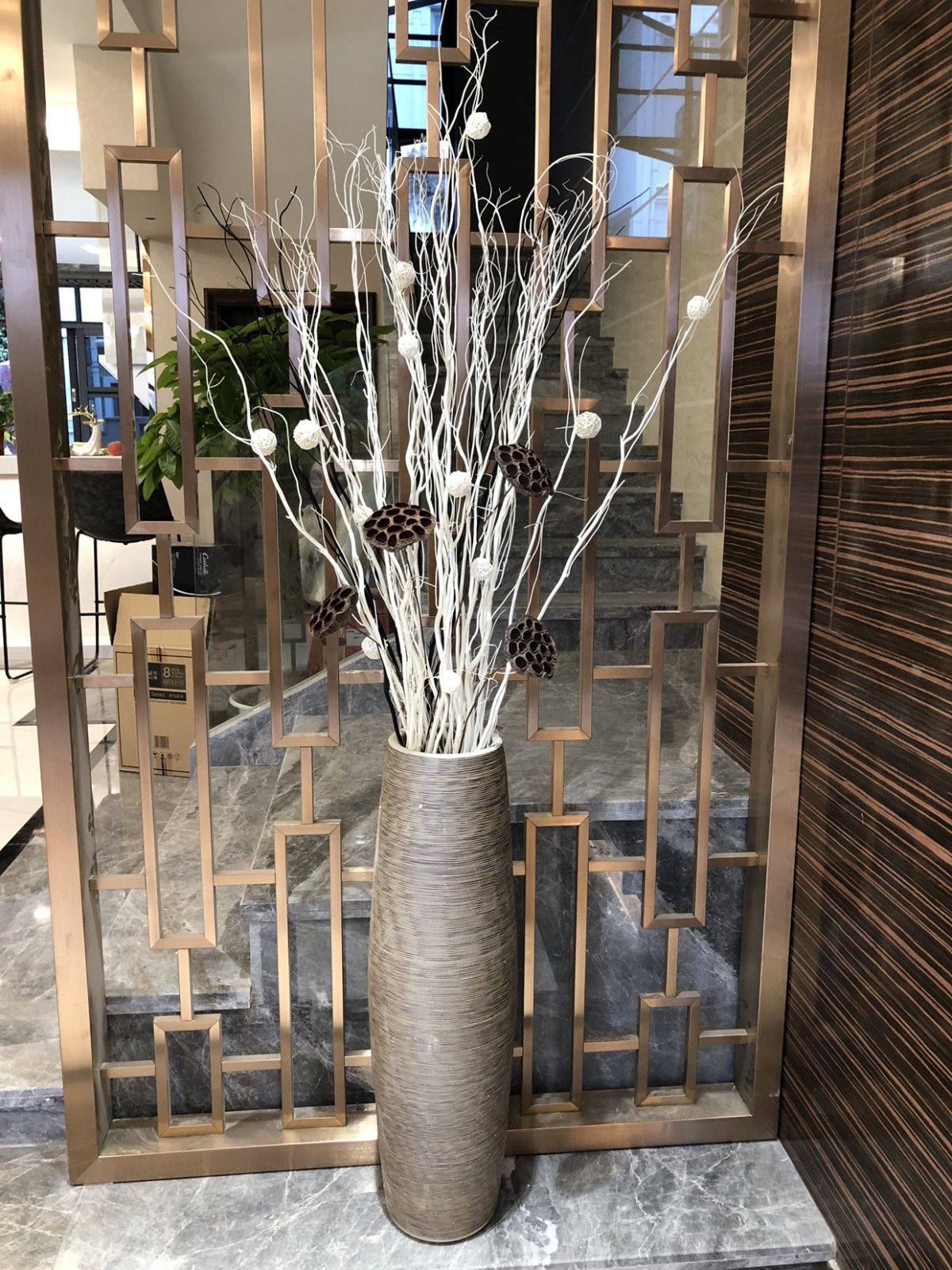 Напольные вазы для интерьера