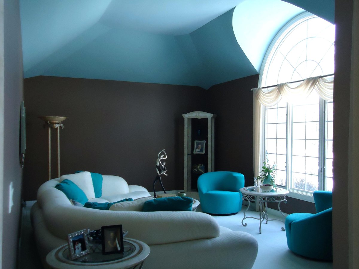 Сочетание бирюзового и коричневого