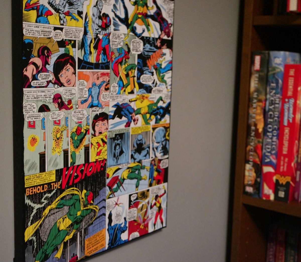 Обклеил комиксами