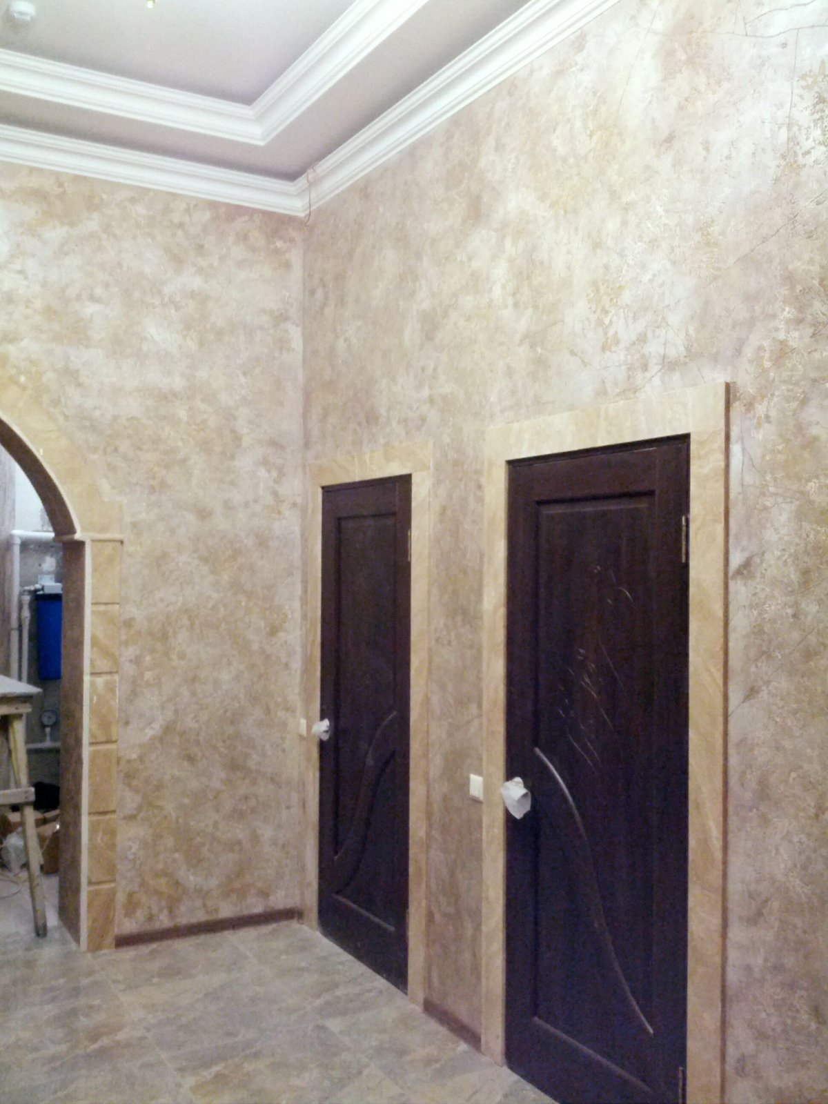 Венецианская штукатурка в холле