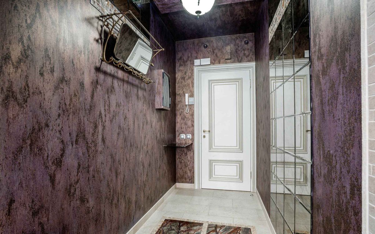 Венецианская штукатурка коридора в бежевых тонах