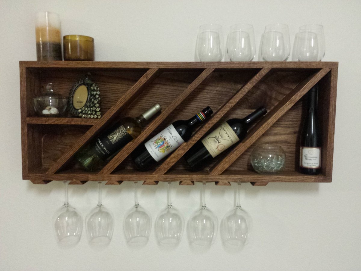 Кухонный гарнитур с винной полкой