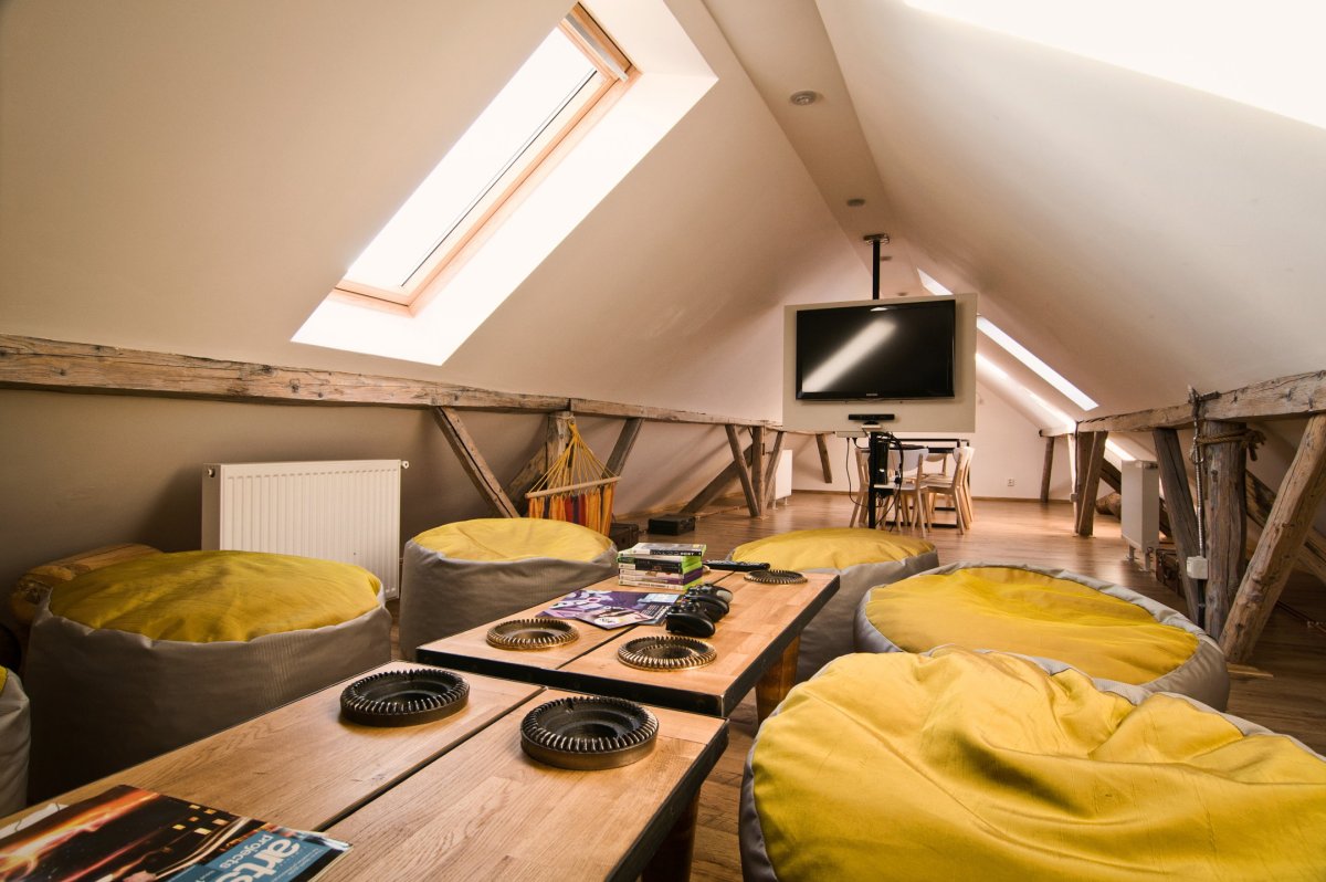 Уютная спальня в мансарде