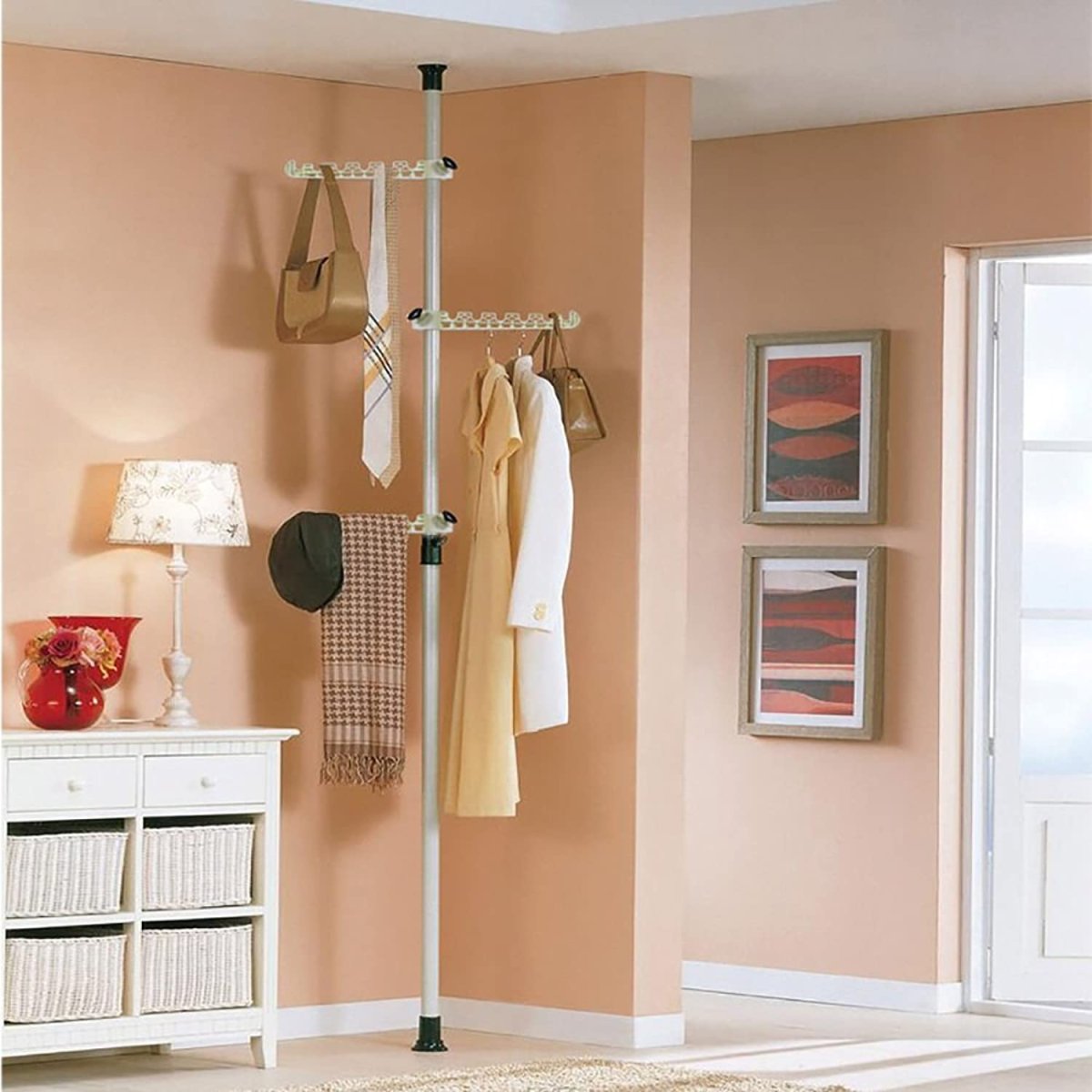 Скрытая вешалка в прихожую