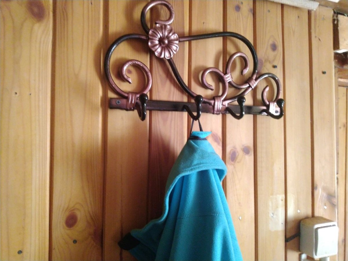 Вешалка в прихожую