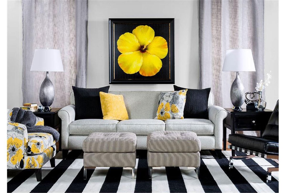 Гостиная серая с желтым