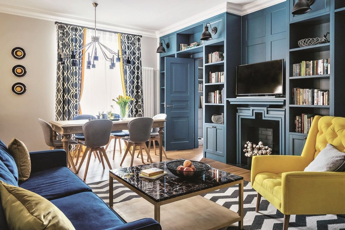 Белая кухня синие стены