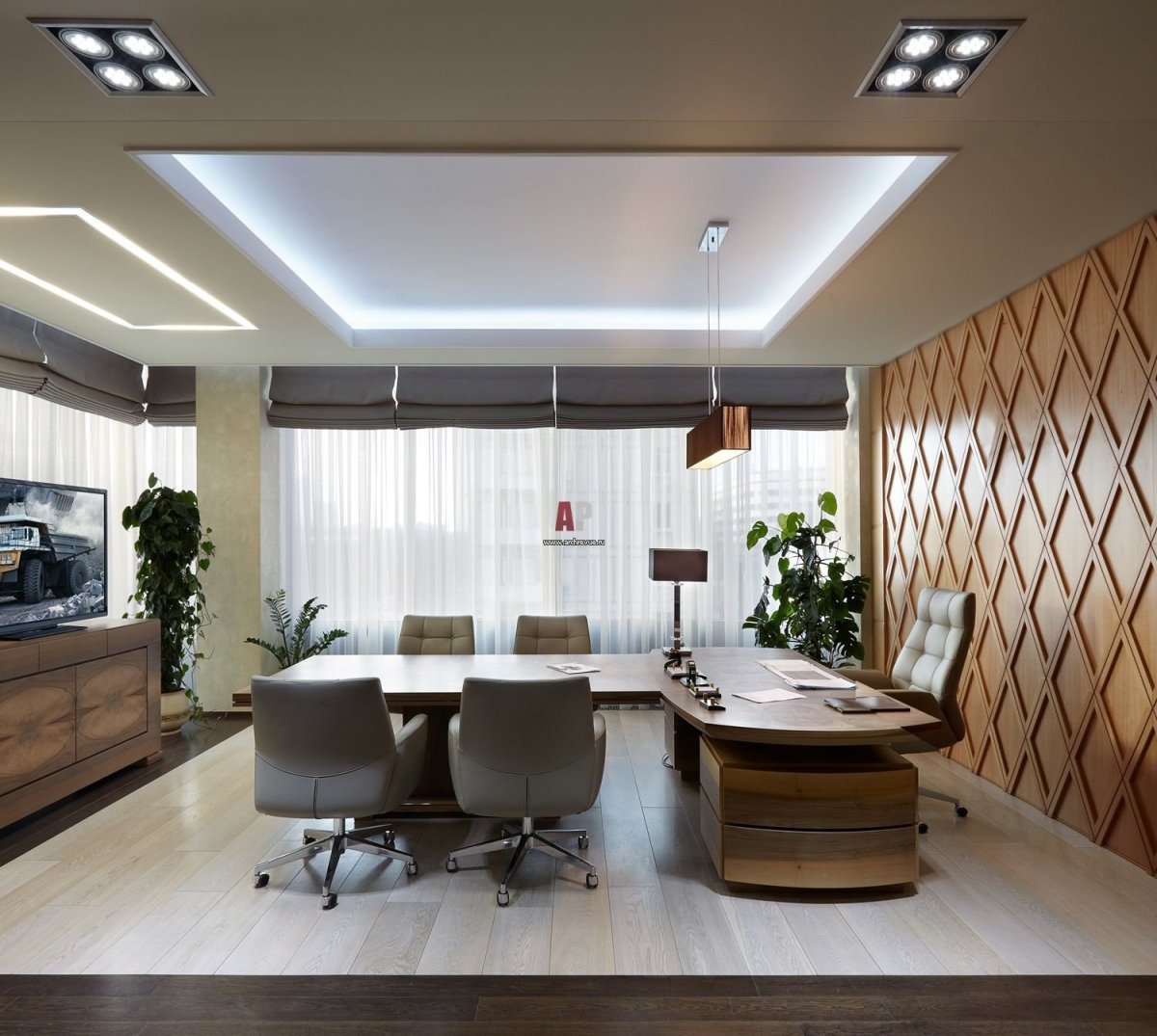 Маленький кабинет в классическом стиле