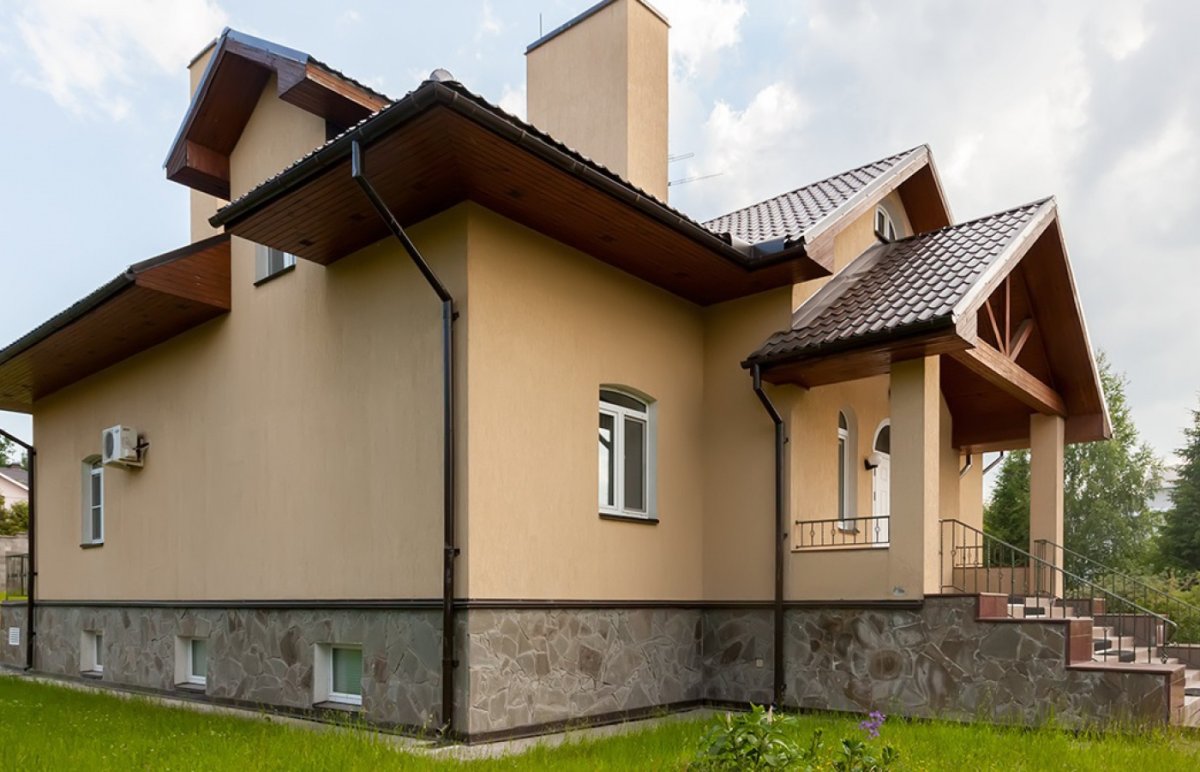 Оштукатуренный дом