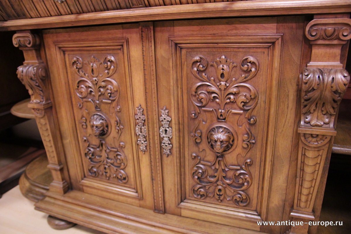 Дубовый буфет 19 века
