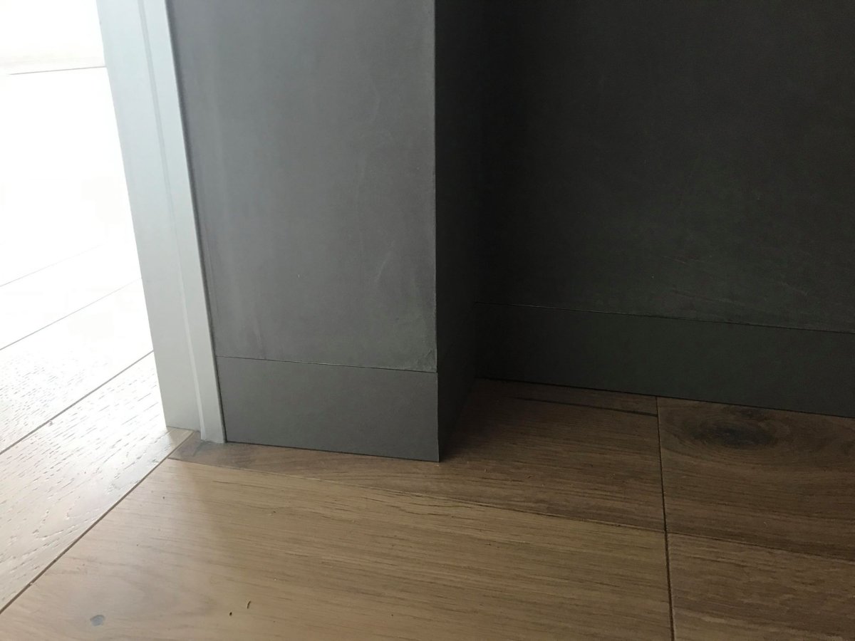 Плинтус межкомнатный