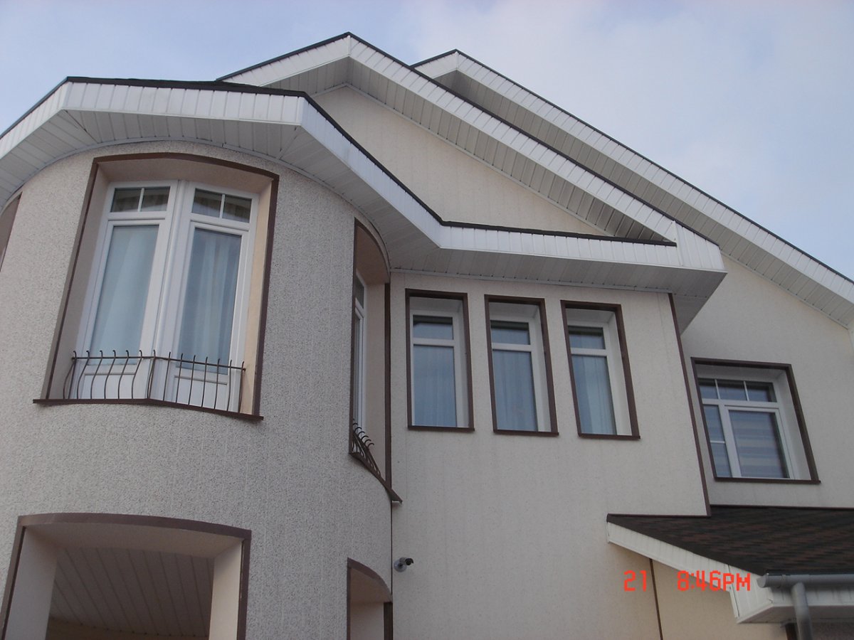 Фасад из мраморной крошки