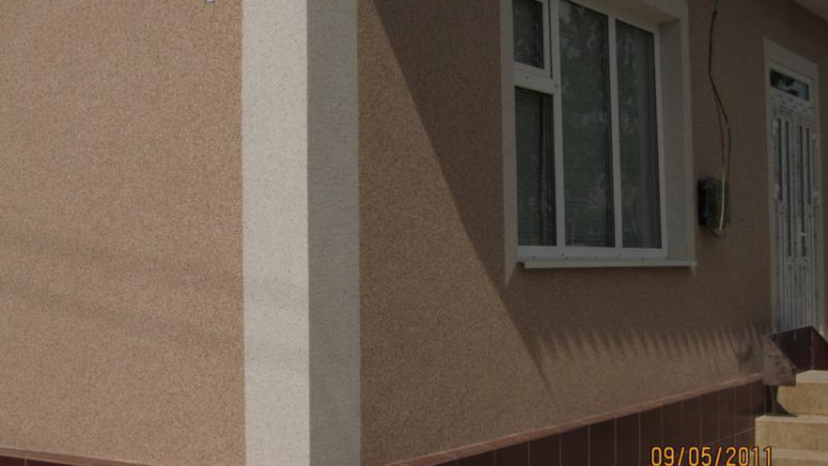 Отделка фасада мраморной крошкой