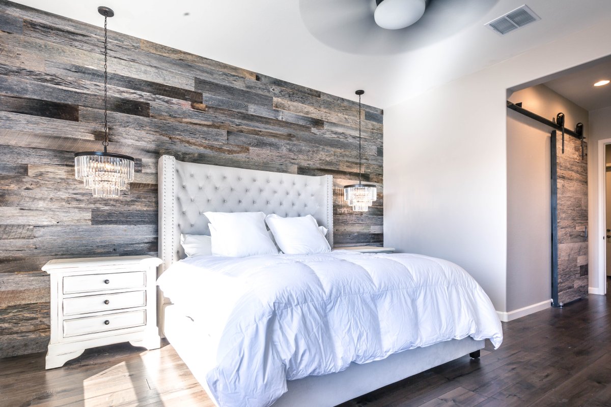 Старые доски в интерьере