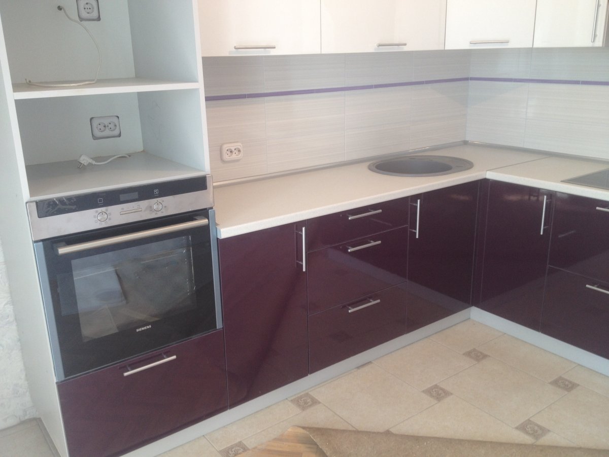 Угловые гарнитуры с пеналами