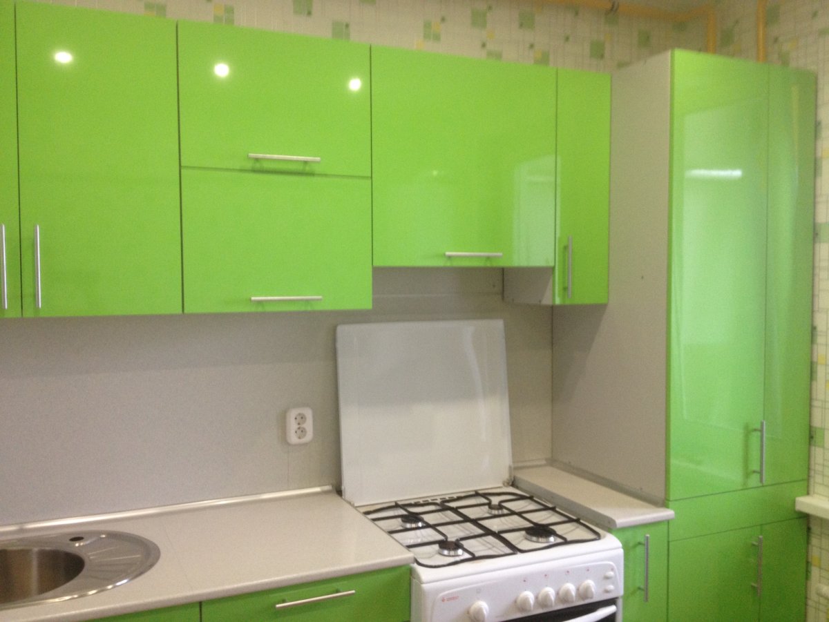 Кухонные гарнитуры в пленке глянец