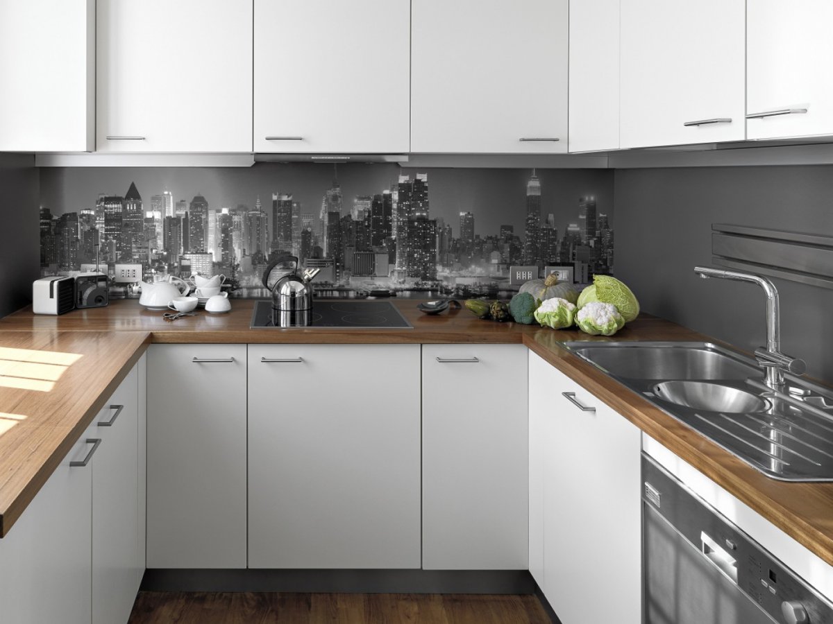 Бело серая кухня