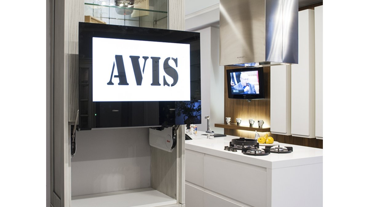 Кухня дерево орех