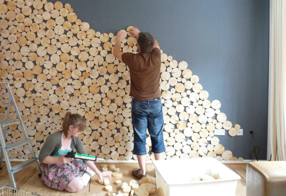 Отделка стен спилами дерева