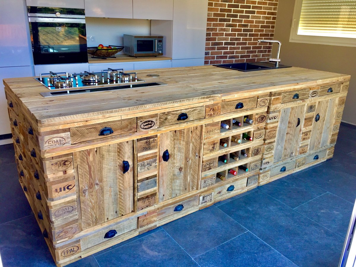 Кухонная мебель из паллет