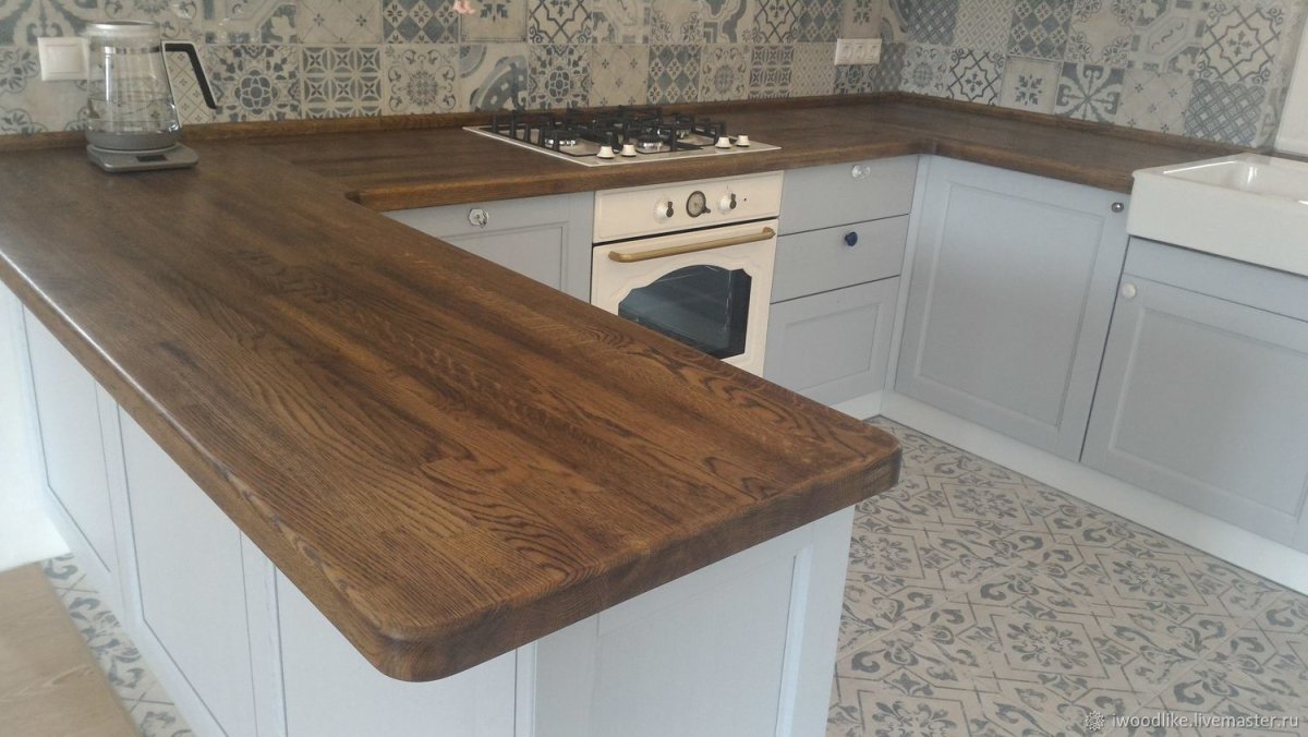 Кухня со столешницей дуб пекан