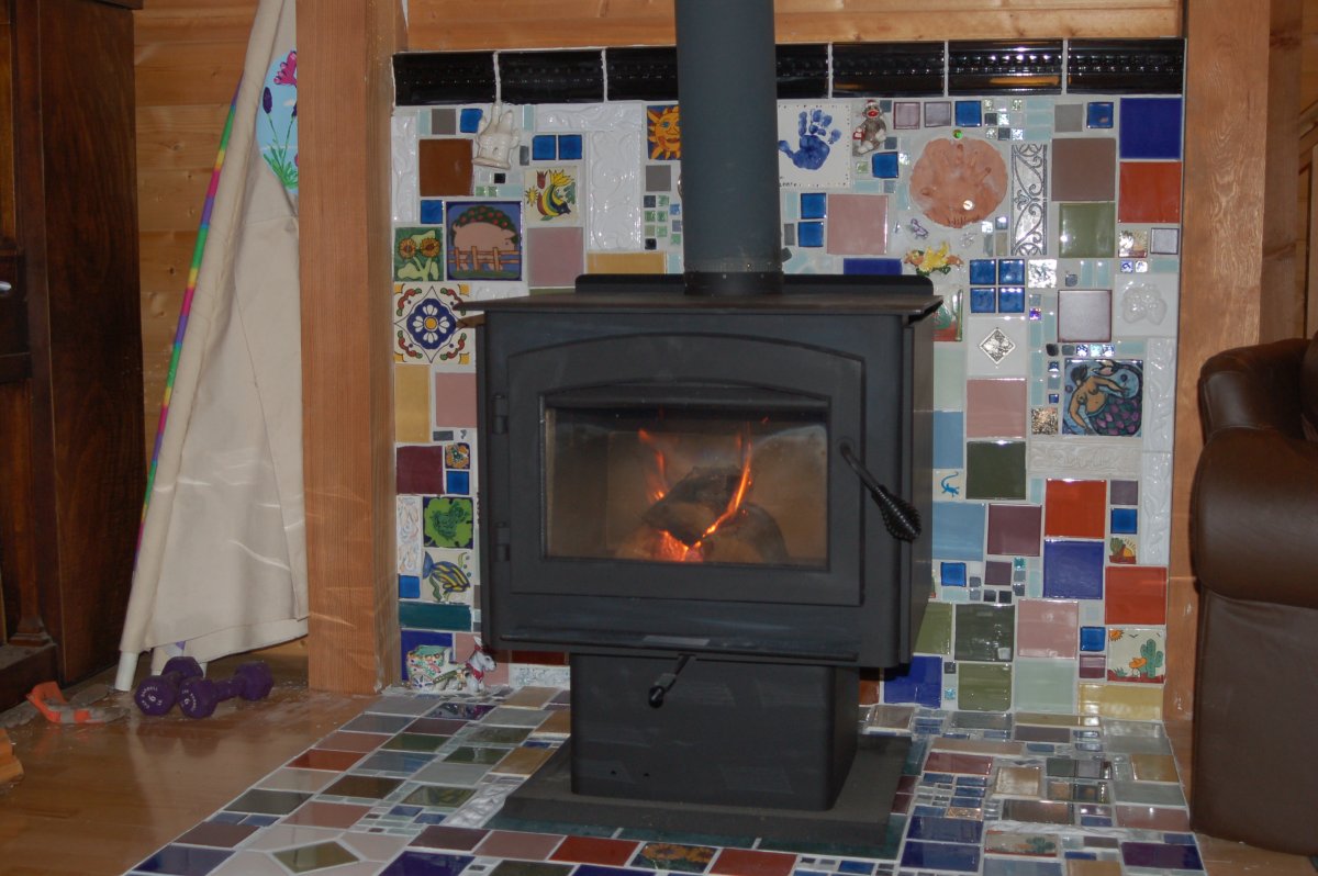 Отделка стены за печью