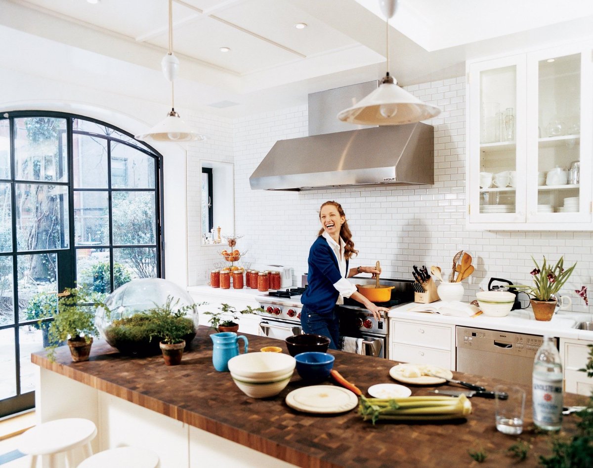 Белая кухня у знаменитостей