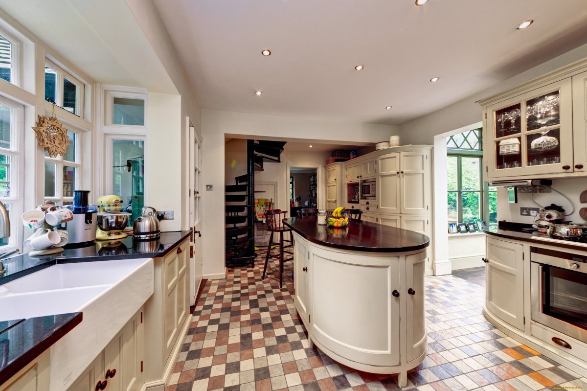 Риз Уизерспун домохозяйка