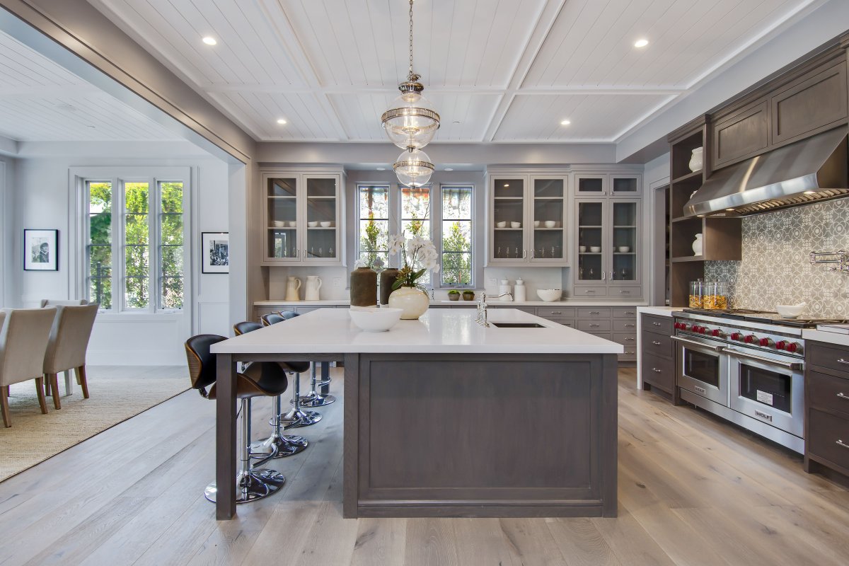 Кухонный гарнитур в коттедже