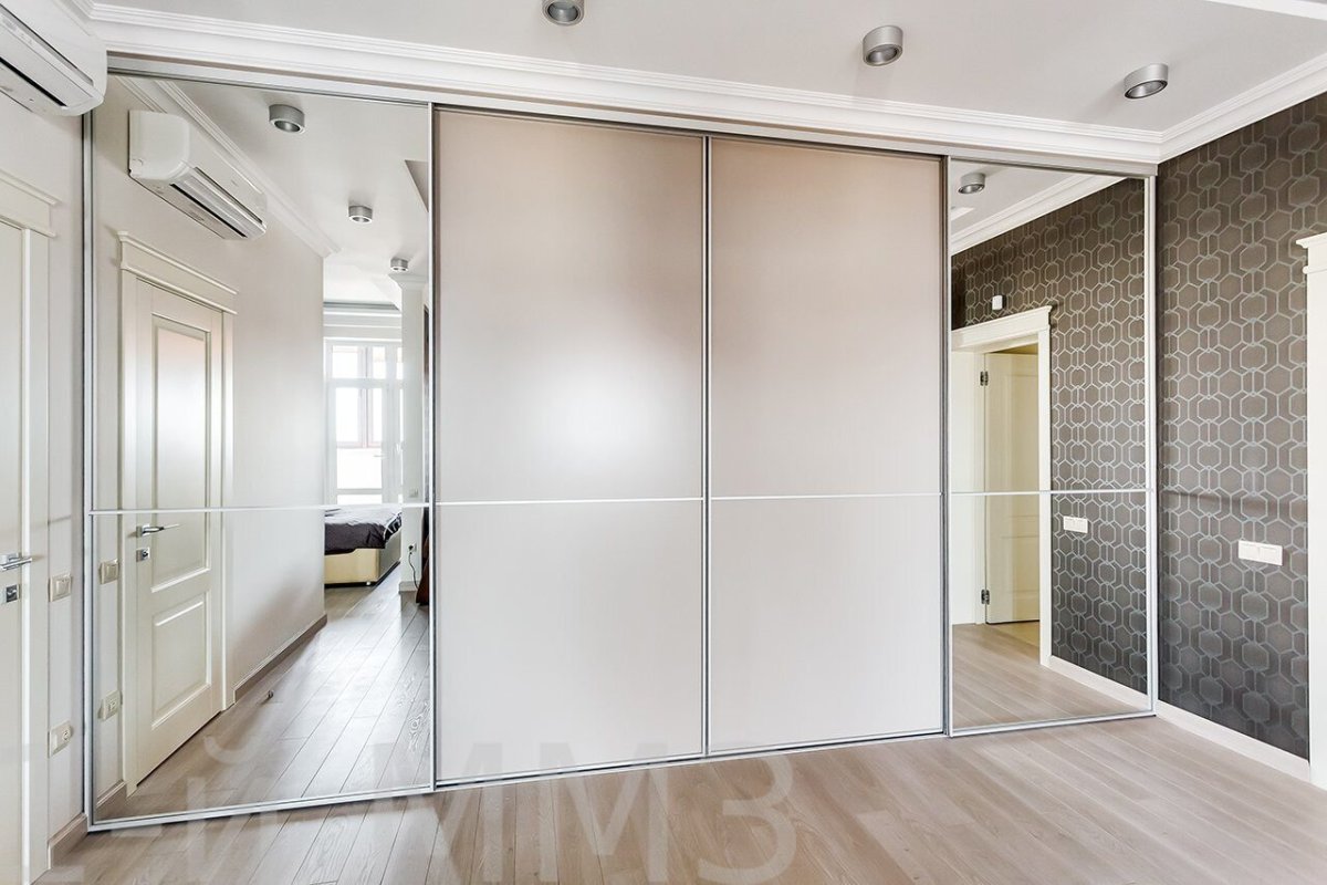 Шкаф купе Sliding-Door Wardrobe