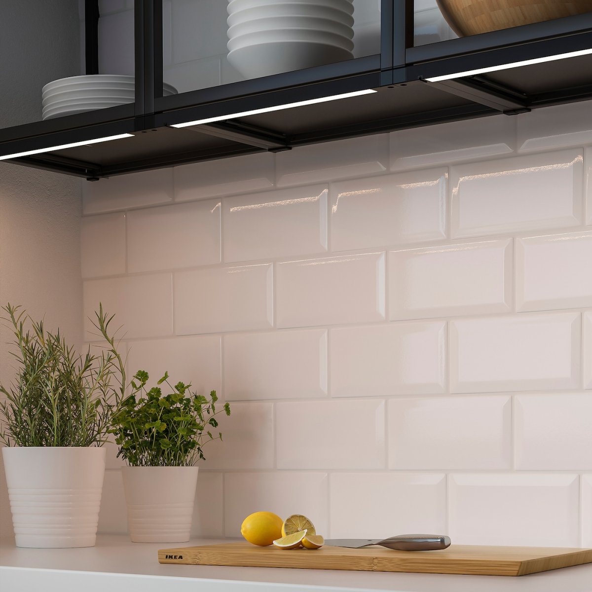 Освещение на кухне 2023 года