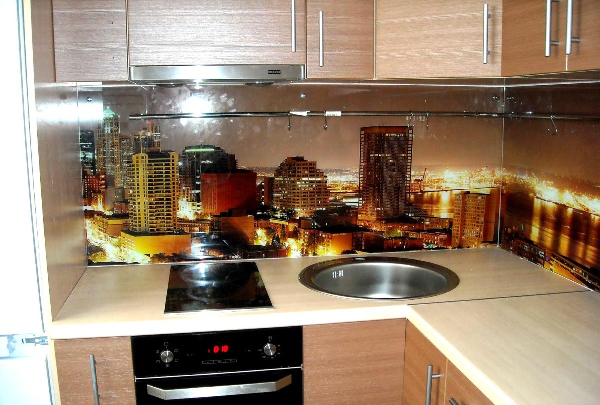 Стеклянный фартук для кухни