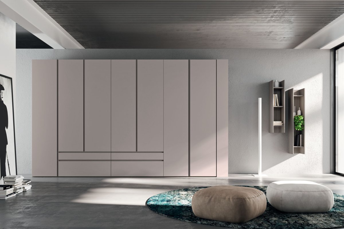 Шкаф бежевый для спальни