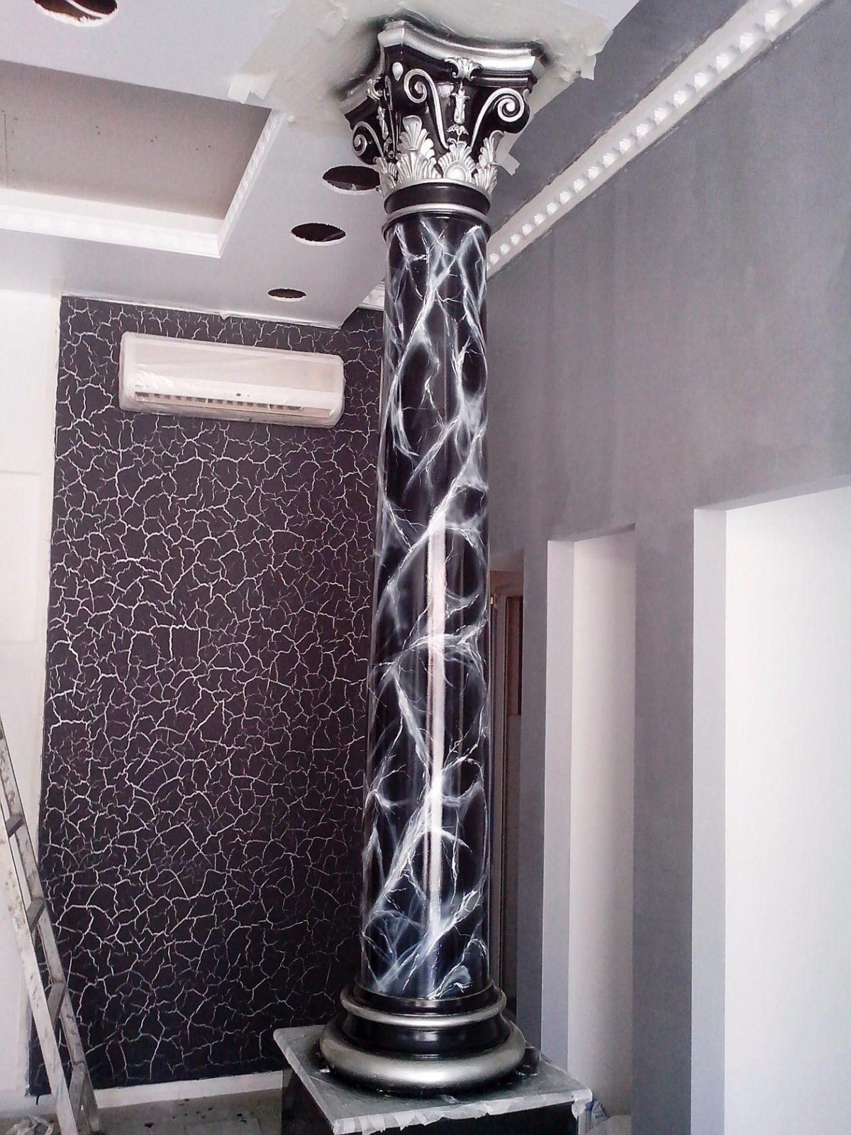 Гостиная с колоннами