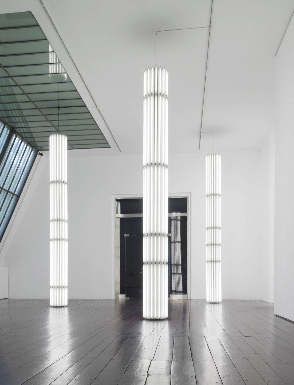 Колонна в современном стиле