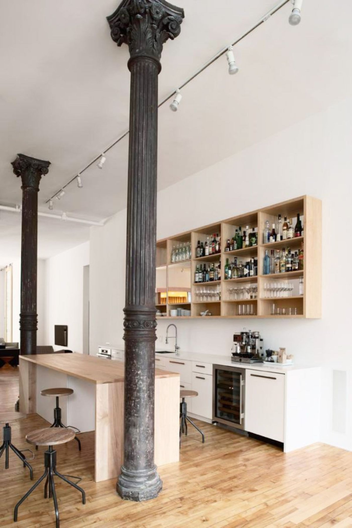 Пилястра мрамор