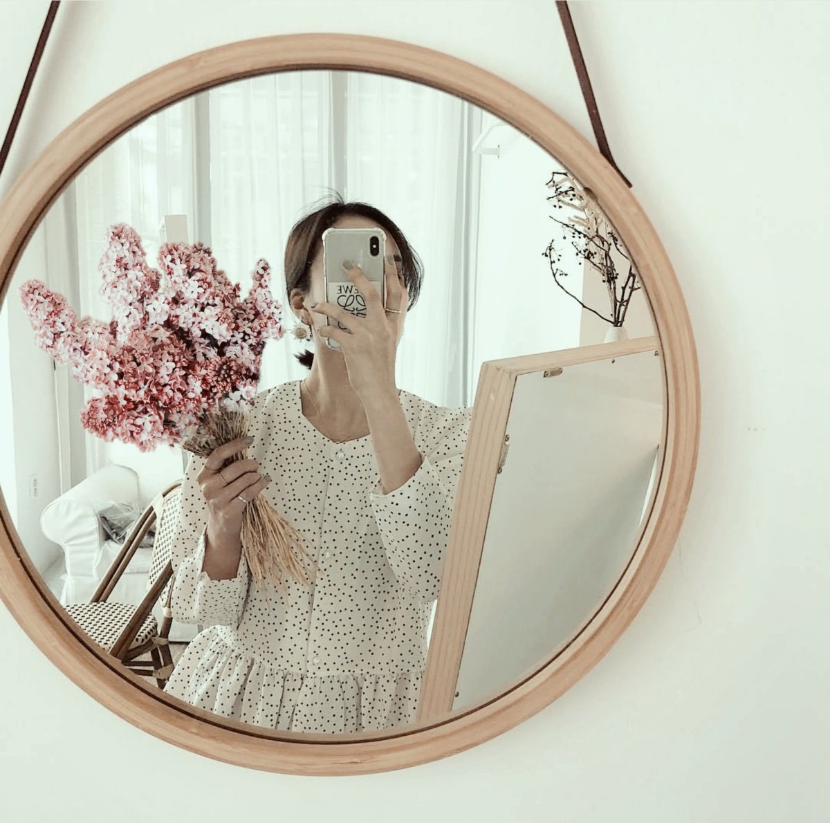 Старинное зеркало в интерьере