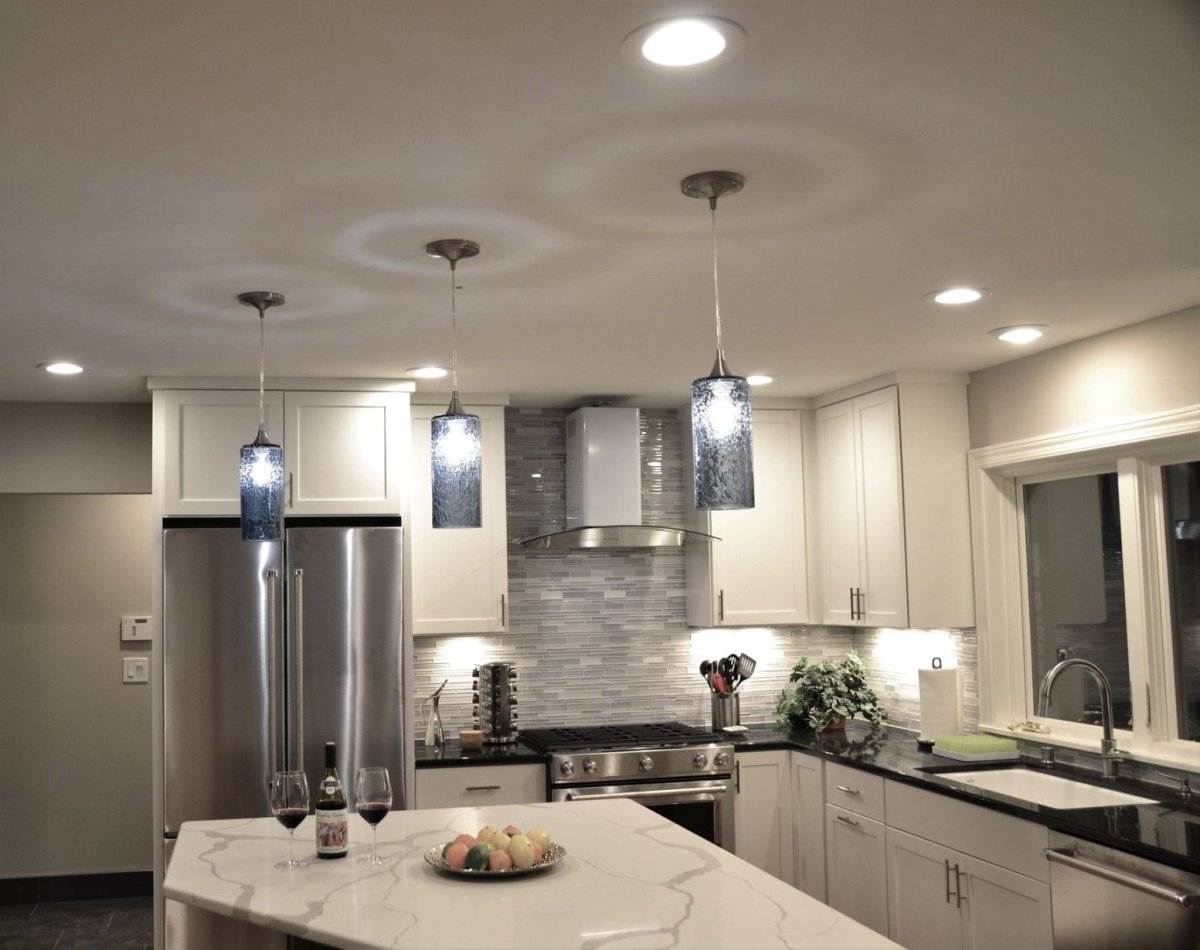 Точечное освещение на кухне