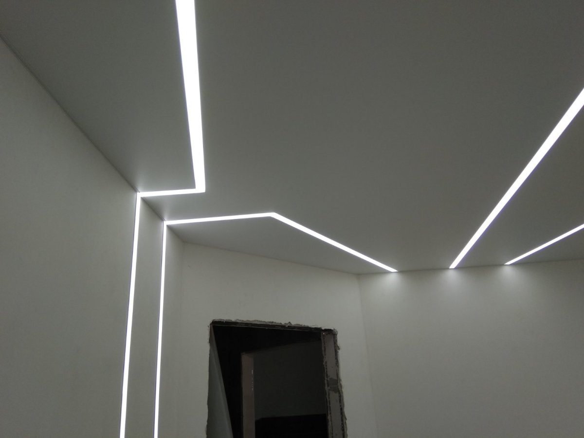 Контурная подсветка натяжного потолка