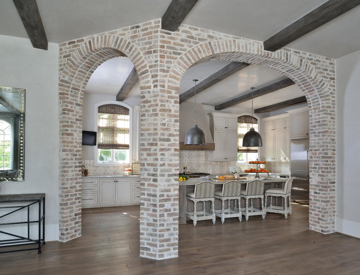 Кирпичная полуарка