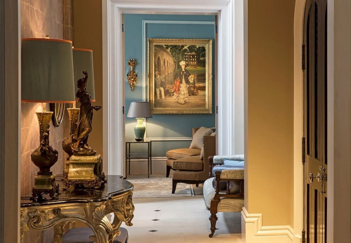 Картины в классическом интерьере