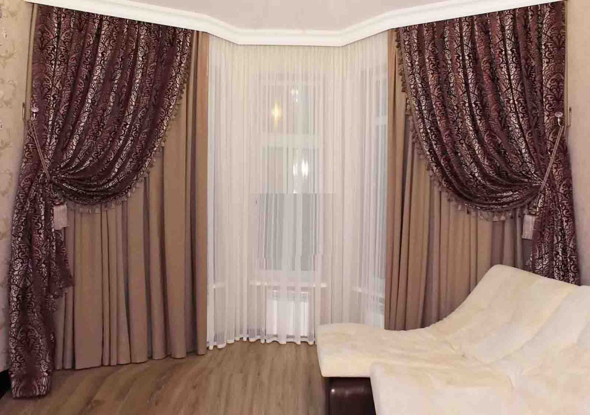 Шторы на угловое окно в гостиную