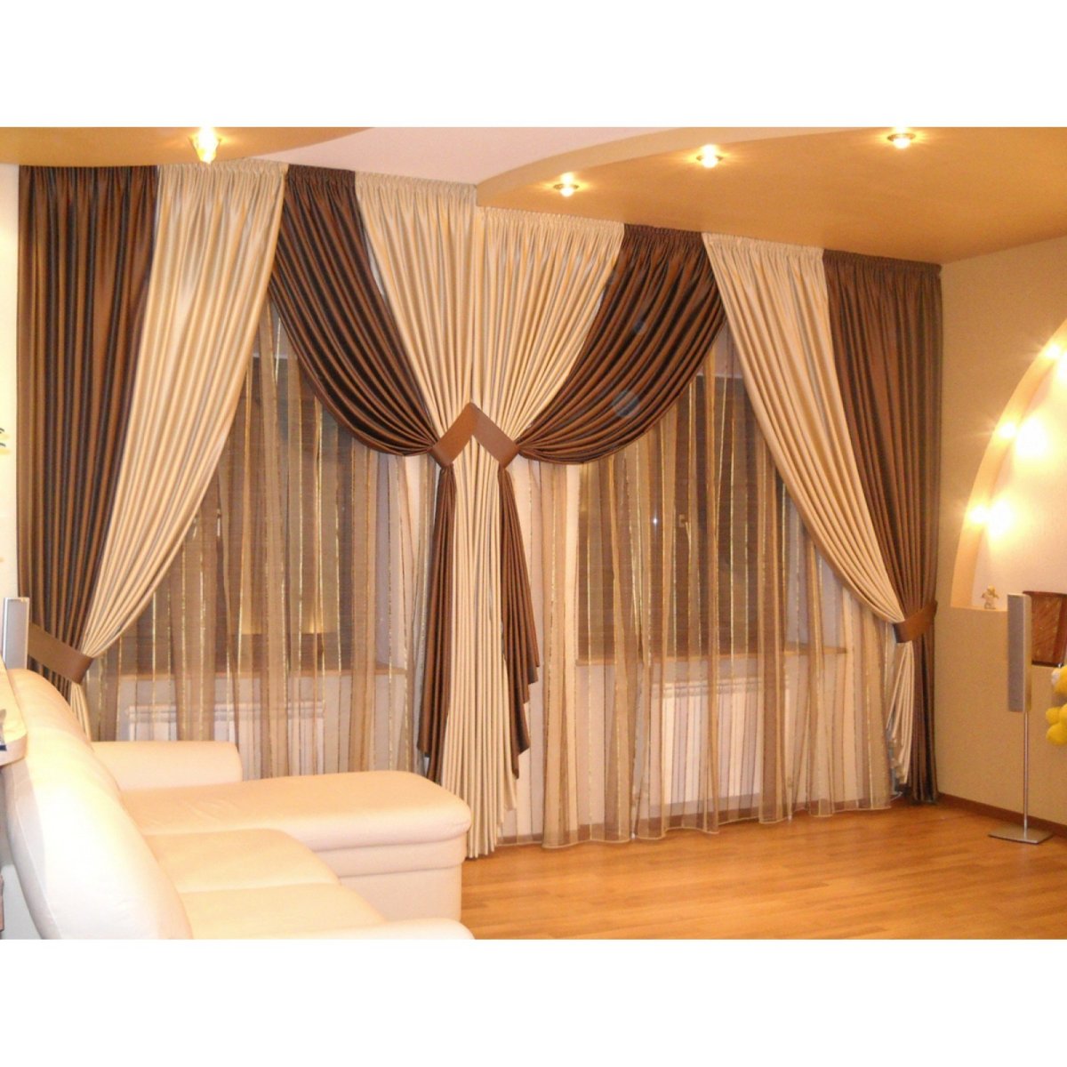 Портьеры для угловых окон кухни гостиной