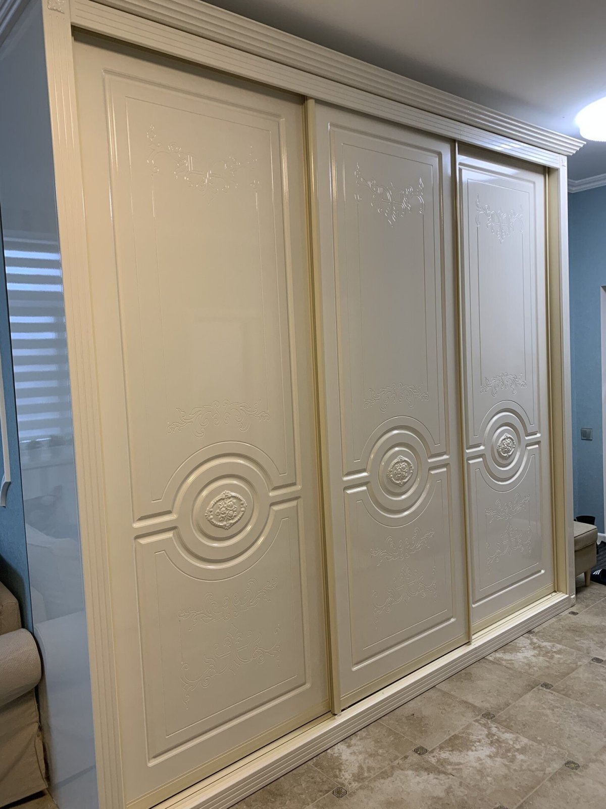 Шкаф классика 3.2.2